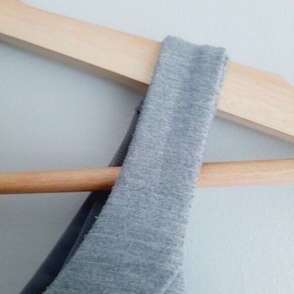 LULULEMON Tank Top Built-in-Bra Strappy Back Sz 8 Flawed - Picture 6 of 12